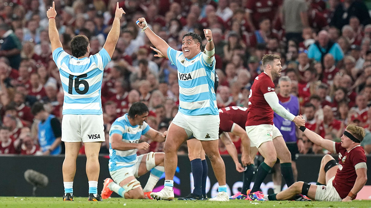 Argentina players celebrate victory over Lions in 1888 Cup