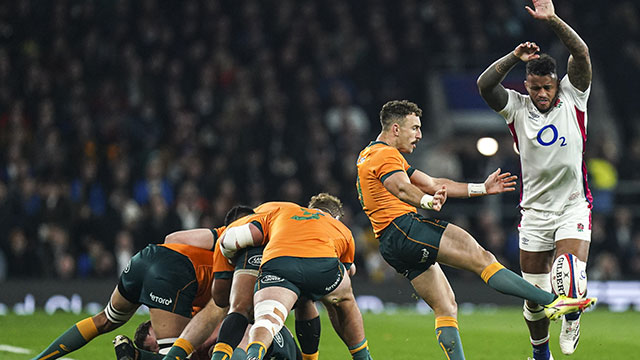 Courtney Lawes charges down Nic White in 2021 Autumn Internationals