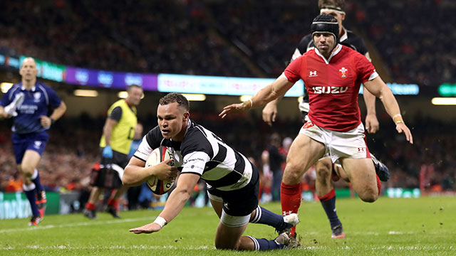 Curwin Bosch scores a try for Barbarians