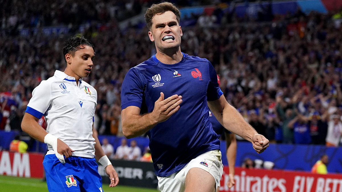Damian Penaud celebrates a try for France v Italy at 2023 Rugby World Cup