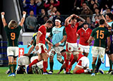 Damian de Allende scores a try for South Africa in World Cup semi final