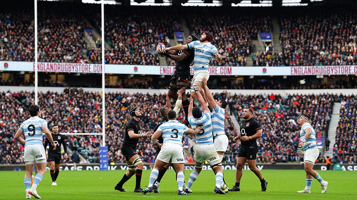 England and Argentina compete at a lineout during 2022 Autumn Internationals