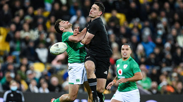 Ireland and New Zealand battle for the ball