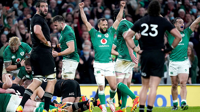 Ireland celebrate victory over New Zealand in 2021 autumn internationals