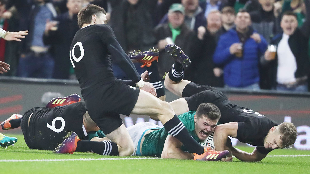 Jacob Stockdale’s try settled a thrilling contest