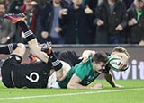 Jacob Stockdale scores a try for Ireland v New Zealand