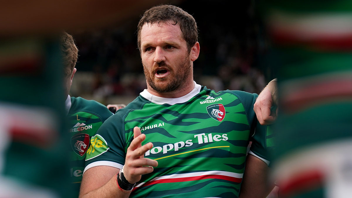 Julian Montoya gives team talk in May 2025 during Leicester Tigers v Newcastle Falcons match