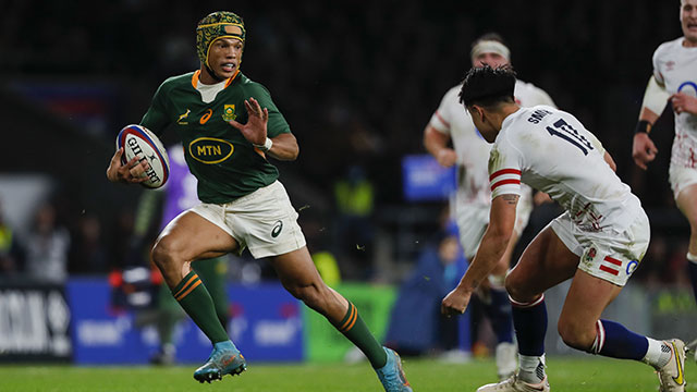 Kurt-Lee Arendse goes around Marcus Smith to score a try for South Africa aganst England in 2022 Autumn Internationals