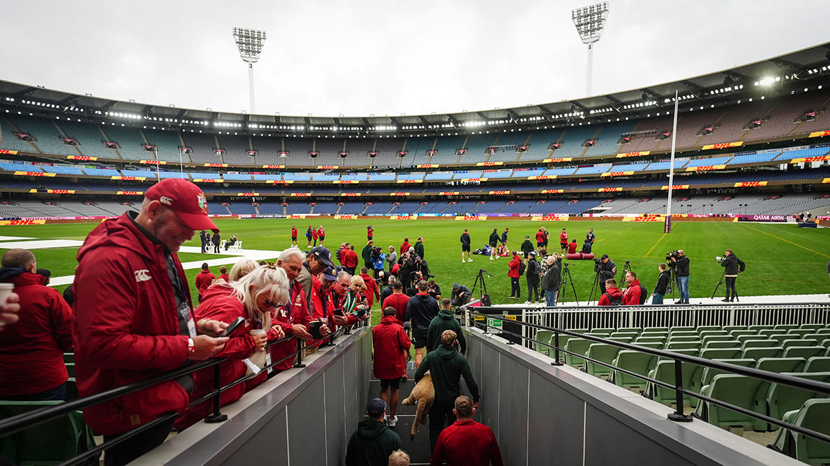 Lions arrive at MCG for Captain's Run before 2nd Test on 2025 Lions tour