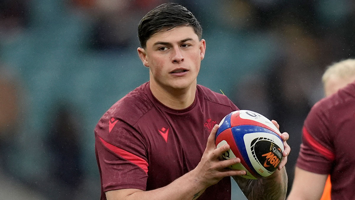 Louis Rees Zammit before England v Wales match during 2026 Six Nations
