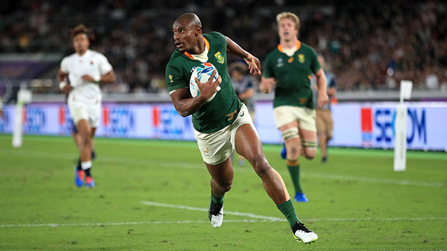 Makazole Mapimpi scores a try for South Africa in World Cup final