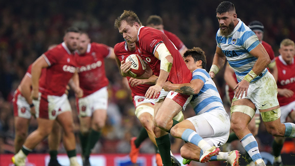 Nick Tompkins in action for Wales v Argentina during 2022 Autumn Internationals