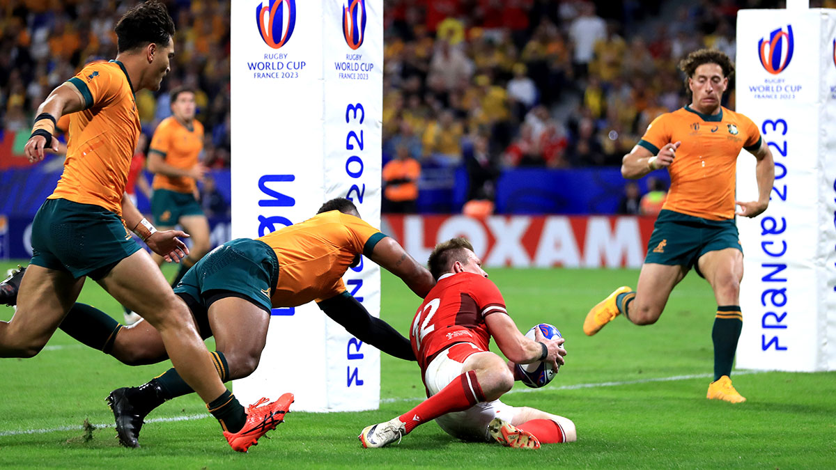 Nick Tompkins scores a try for Wales v Australia in 2023 Rugby World Cup