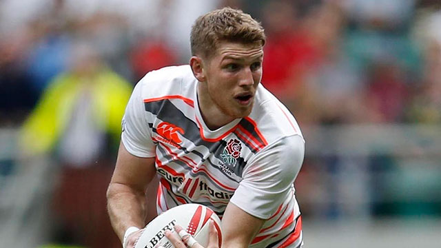 Ruaridh McConnochie playing for England Sevens