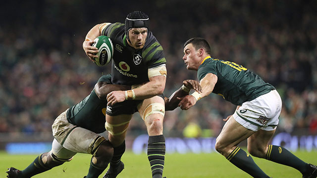 Sean O'Brien takes on Siya Kolisi and Jesse Kriel