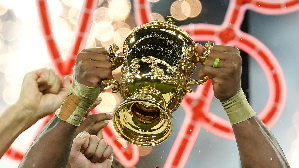 Siya Kolisi lifts the Webb Ellis Cup in 2023 Rugby World Cup final