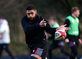 Taulupe Faletau during a Wales training session