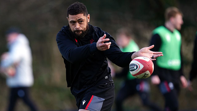 Taulupe Faletau during a Wales training session