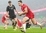 Tom Rogers scores a try for Wales against New Zealand during 2025 Autumn Internationals
