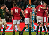 Wales players celebrate victory over South Africa in 2nd Test of 2022 tour